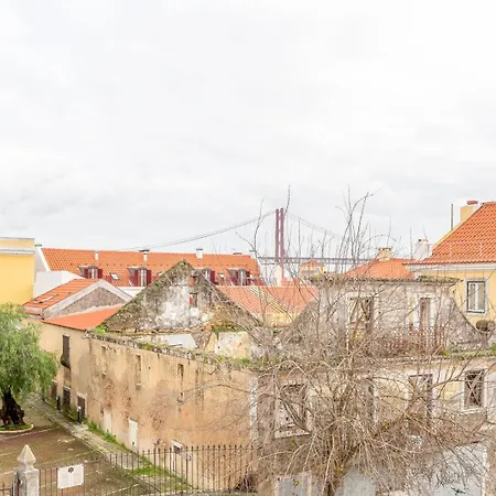 Апартаменты Guestready - Modern And Cosy